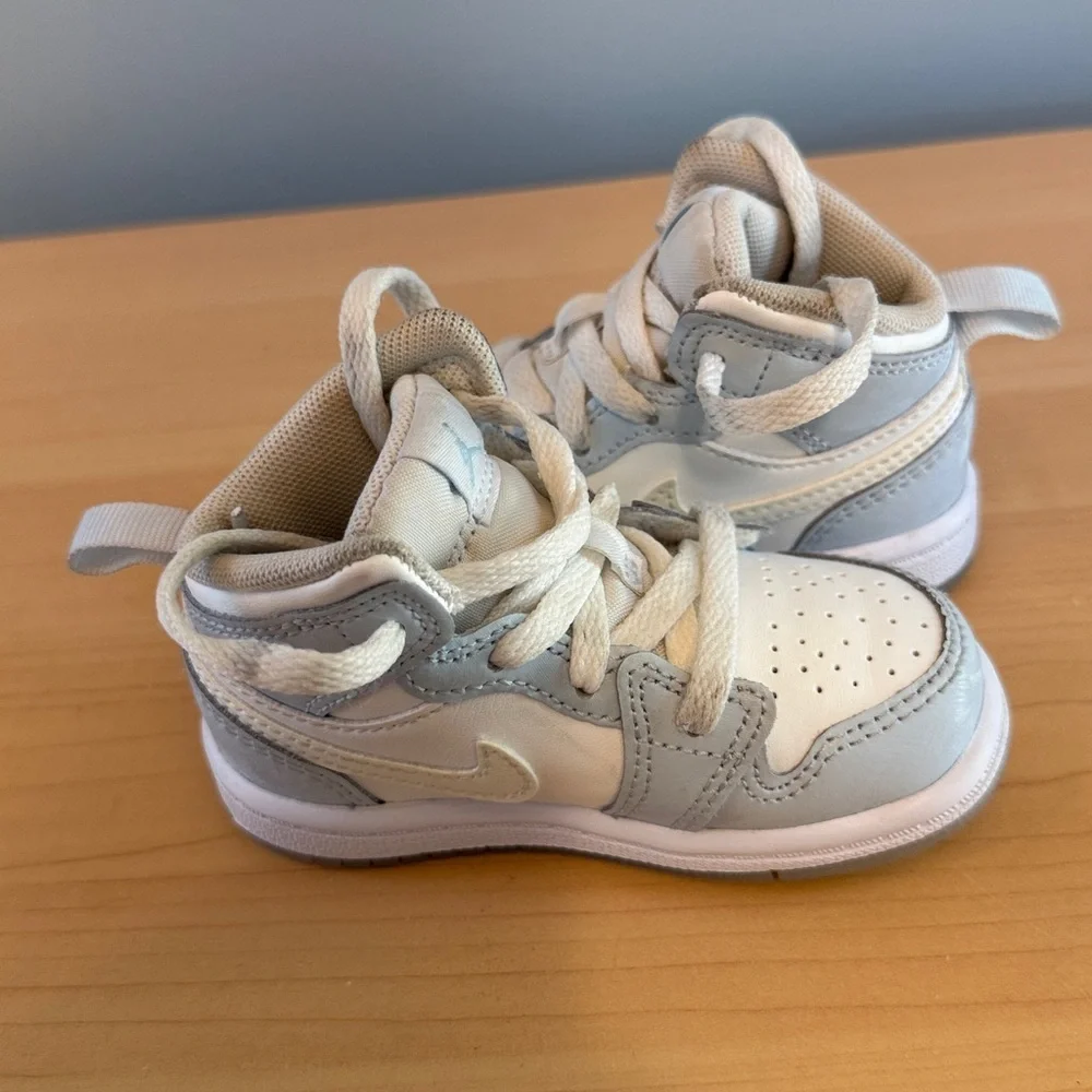 Toddler/baby light blue glitter jordans